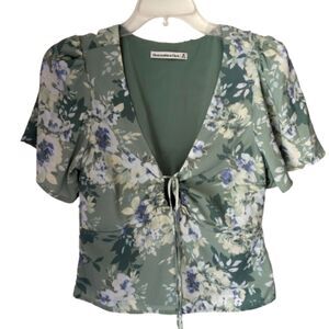 Abercrombie & Fitch Silky Green Floral Peek A Boo V Neck Flutter Sleeve Blouse M